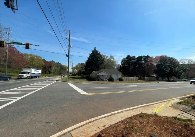Photo 2 of Sale Pending at 141 Dickson Rd, Marietta, GA 30066 | MLS# 7548878 | Listing updated on 2026-04-13