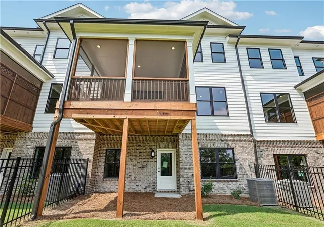 Photo 4 of Townhouse for sale at 4304 Burton Bnd Way #151, Buford, GA 30518 | MLS# 7810284 | Listing updated on 2026-10-08