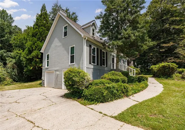 Photo 2 of Single family home for sale at 6934 Cottonwood Trl, Riverdale, GA 30296 | MLS# 7822238 | Listing updated on 2026-08-16