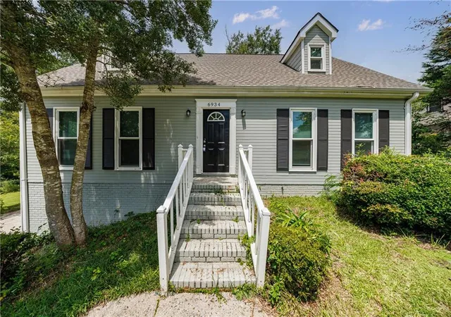 Photo 2 of Single family home for sale at 6934 Cottonwood Trl, Riverdale, GA 30296 | MLS# 7822238 | Listing updated on 2026-08-16