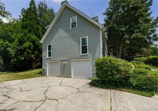 Photo 3 of Single family home for sale at 6934 Cottonwood Trl, Riverdale, GA 30296 | MLS# 7822238 | Listing updated on 2026-08-16