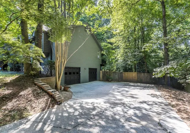 Photo 3 of Single family home for sale at 4918 Scotts Crk Trl, Peachtree Corners, GA 30096 | MLS# 7808970 | Listing updated on 2026-09-19