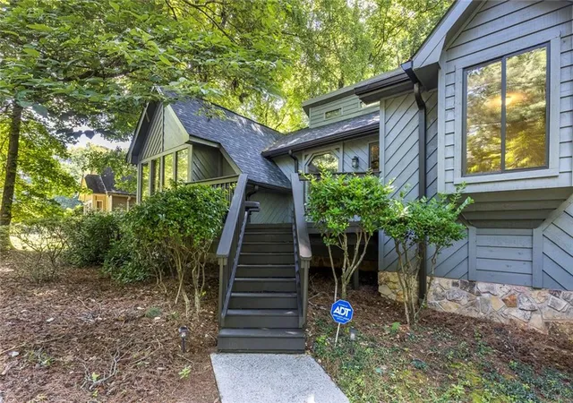 Photo 4 of Single family home for sale at 4918 Scotts Crk Trl, Peachtree Corners, GA 30096 | MLS# 7808970 | Listing updated on 2026-09-19