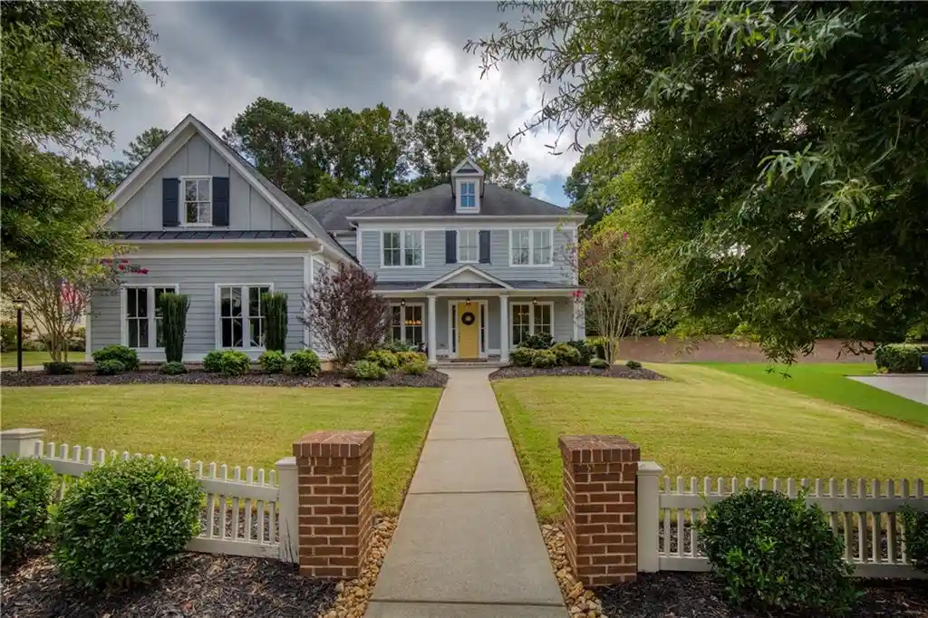 Photo 1 of Single family home for sale at 4115 Williams Point Dr, Cumming, GA 30028 | MLS# 7850044 | Listing updated on 2026-10-17