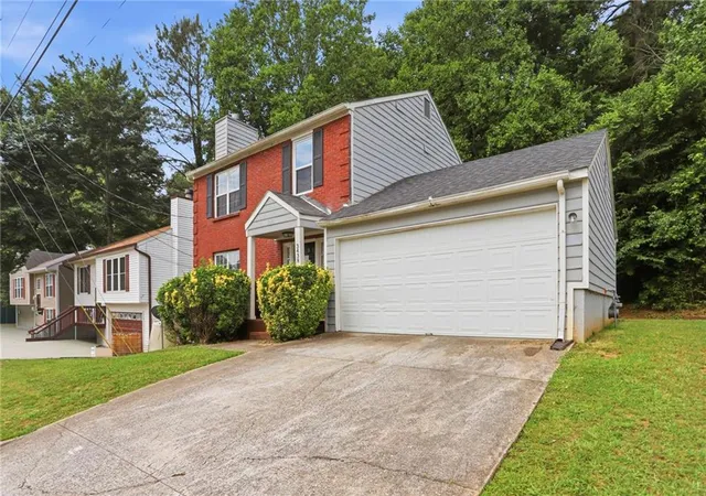 Photo 3 of Sale Pending at 3438 Kingsbrooke Way, Decatur, GA 30034 | MLS# 7775492 | Listing updated on 2026-08-31