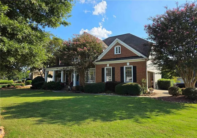Photo 2 of Single family home for sale at 3285 Emma Marie Pl, Buford, GA 30519 | MLS# 7830339 | Listing updated on 2026-09-03