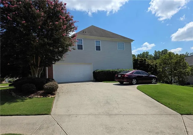 Photo 3 of Single family home for sale at 3285 Emma Marie Pl, Buford, GA 30519 | MLS# 7830339 | Listing updated on 2026-09-03