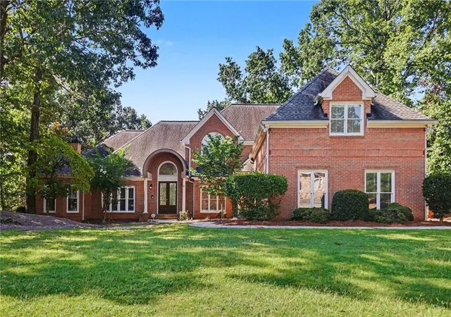 Photo 1 of Single family home for sale at 200 Wicklawn Way, Roswell, GA 30076 | MLS# 7816732 | Listing updated on 2026-09-11