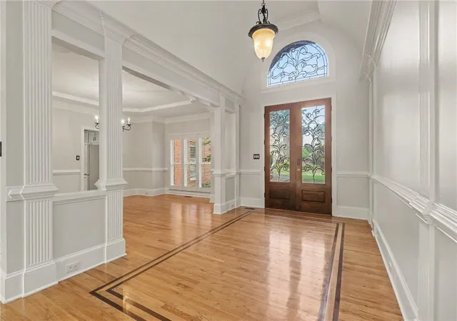 Photo 3 of Single family home for sale at 200 Wicklawn Way, Roswell, GA 30076 | MLS# 7816732 | Listing updated on 2026-09-11