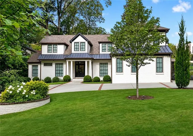 2nd image of 3230 W Andrews Dr, Atlanta, GA 30305 | MLS# 7819742