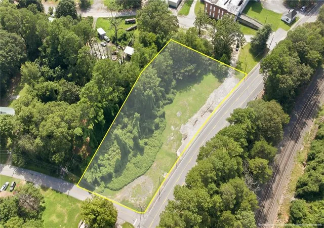 2nd image of 0 East Currahee St, Toccoa, GA 30577 | MLS# 7820673