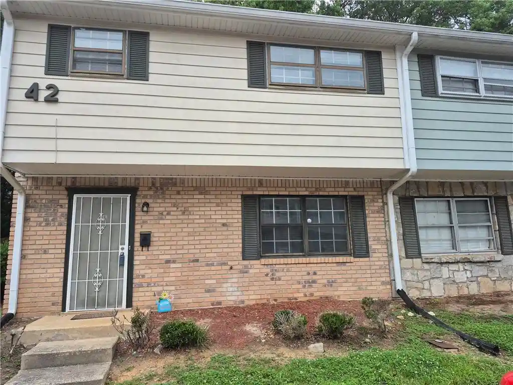 Listing Photo 1 - Condo for sale in 4701 Flt Shls 42a Rd located at 4701 Flt Shls 42a Rd, Union City, GA 30291 - Unit 4701 Flt Shls 42a Rd