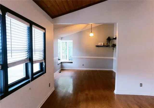 Photo 4 of Single family home for sale at 510 Wood Valley Trc, Roswell, GA 30076 | MLS# 7810234 | Listing updated on 2026-08-09