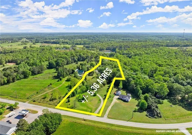 3rd image of 5198 Holly Springs Rd, Pendergrass, GA 30567 | MLS# 7788680