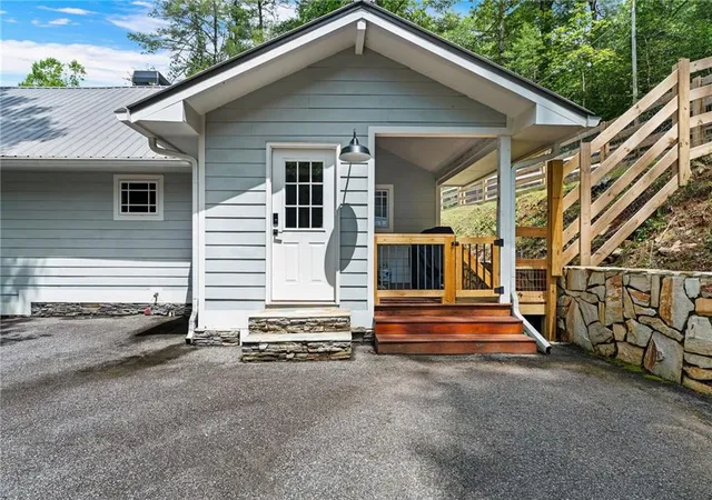 5th image of 221 Reece Creek Rd W, Blairsville, GA 30512 | MLS# 7778676