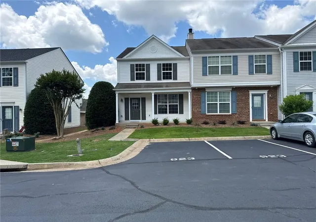 image of 923 Prestwyck Ct, Alpharetta, GA 30004 | MLS# 7763110
