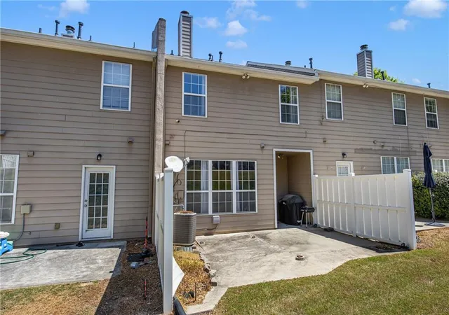 Homes for sale in Lawrenceville, GA | 181 Oak Green Dr, Lawrenceville, GA 30044 | MLS# 7751769