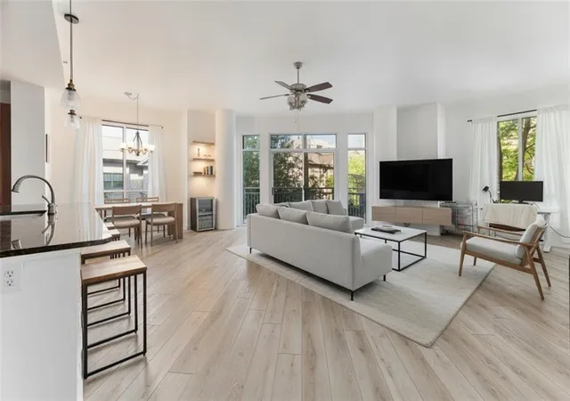 image of 711 Cosmopolitan Dr #207, Atlanta, GA 30324 | MLS# 7623626