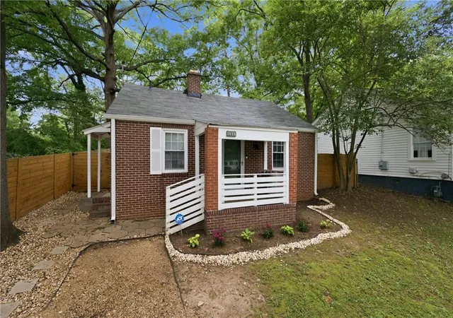 Photo 2 of Sale Pending at 1475 Elizabeth Ln, Atlanta, GA 30344 | MLS# 7796816 | Listing updated on 2026-09-08