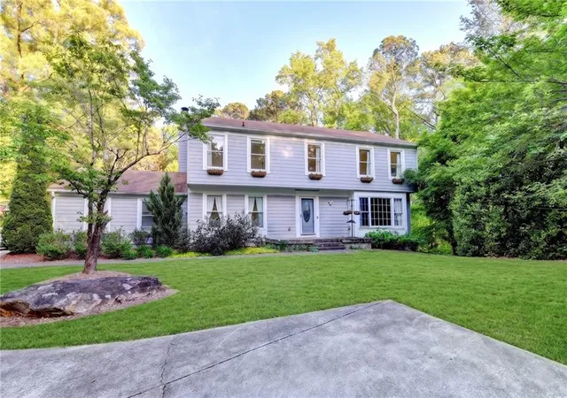 Photo 3 of Single family home for sale at 151 Shadowlawn Rd Se, Marietta, GA 30067 | MLS# 7757468 | Listing updated on 2026-07-21