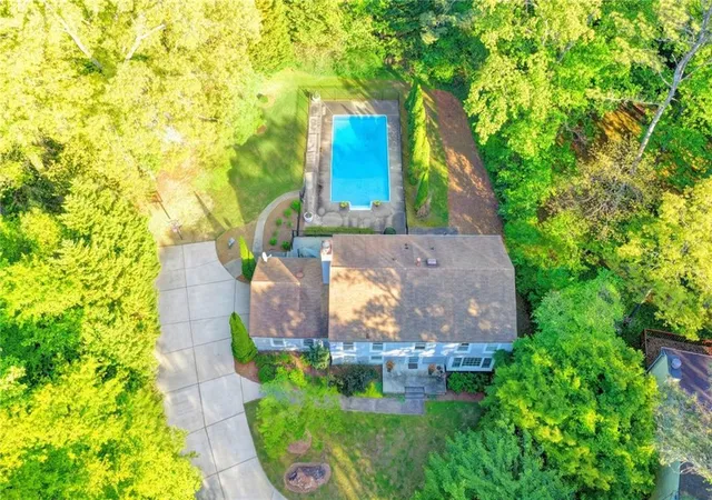 Photo 3 of Single family home for sale at 151 Shadowlawn Rd SE, Marietta, GA 30067 | MLS# 7757468 | Listing updated on 2026-07-21