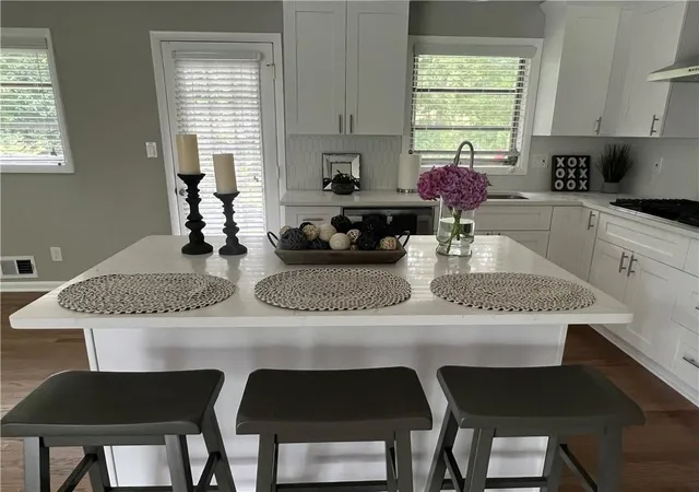 Photo 4 of Single family home for sale at 2329 Elmwood Cir Se, Atlanta, GA 30339 | MLS# 7813010 | Listing updated on 2026-09-15