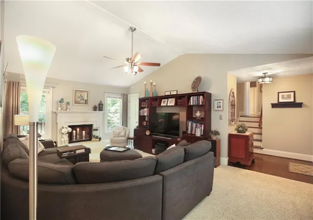 Photo 4 of Sale Pending at 435 Tyson Cir, Roswell, GA 30076 | MLS# 7814510 | Listing updated on 2026-08-18