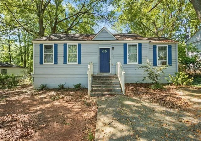 Homes for sale in Atlanta, GA | 1324 Almont Dr Sw, Atlanta, GA 30310 | MLS# 7753856