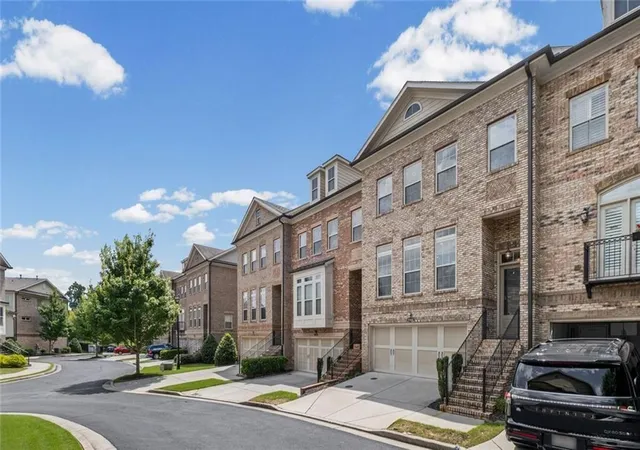 Photo 2 of Townhouse for sale at 1044 Township Sq, Alpharetta, GA 30022 | MLS# 7817259 | Listing updated on 2026-09-18