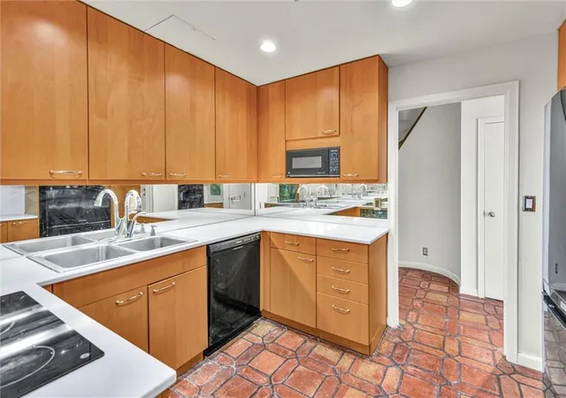 Photo 2 of Condo for sale at 147 15th Street Ne #15D, Atlanta, GA 30309 | MLS# 7800570 | Listing updated on 2026-09-14