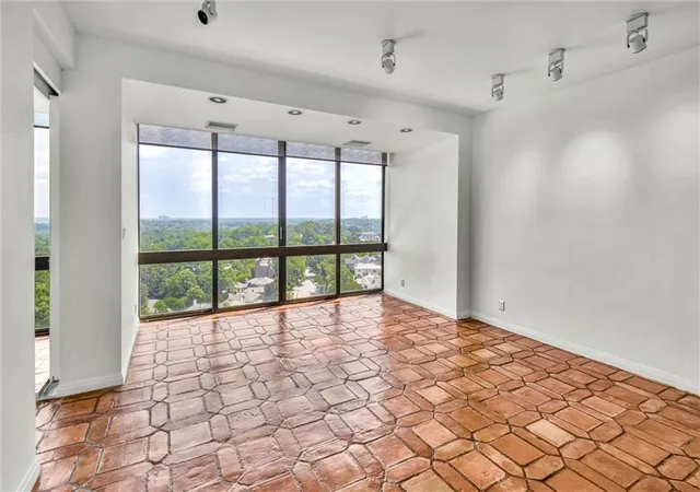 Photo 4 of Condo for sale at 147 15th Street NE #15D, Atlanta, GA 30309 | MLS# 7800570 | Listing updated on 2026-09-14