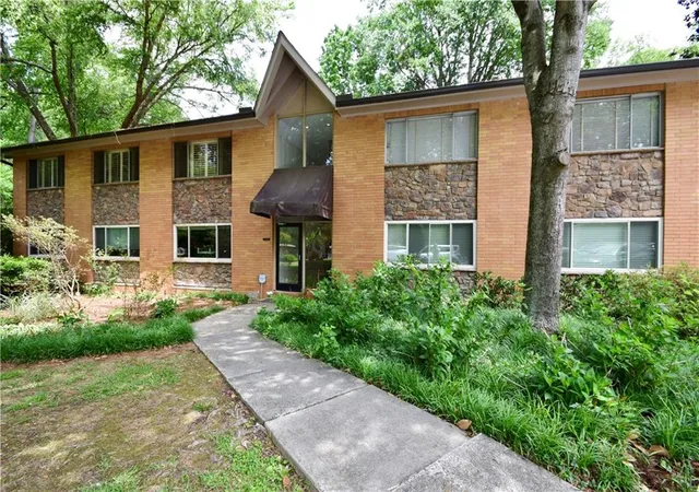 2nd image of 115 Biscayne Dr Nw #G3, Atlanta, GA 30309 | MLS# 7766095