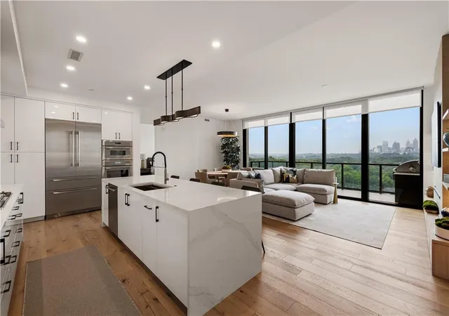 3rd image of 2425 Peachtree Rd Ne #1406, Atlanta, GA 30305 | MLS# 7777265