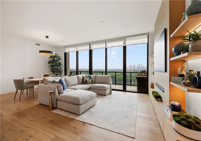 4th image of 2425 Peachtree Rd Ne #1406, Atlanta, GA 30305 | MLS# 7777265