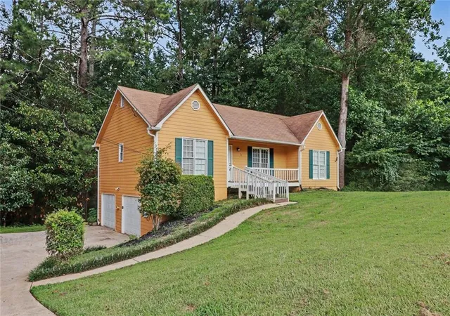 Photo 2 of Single family home for sale at 72 Amber Way, Dallas, GA 30157 | MLS# 7821032 | Listing updated on 2026-09-11