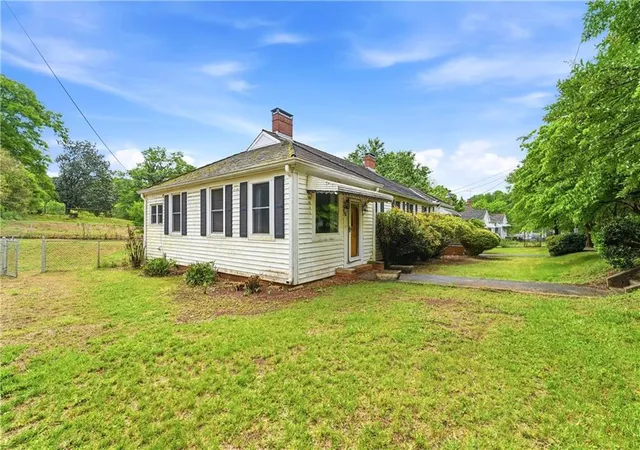 2nd image of 5121 Newark Ave, Clarkdale, GA 30111 | MLS# 7767646