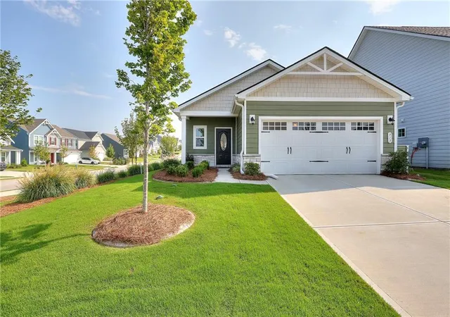 2nd image of 313 Moosehead Trl, Hoschton, GA 30548 | MLS# 7815106