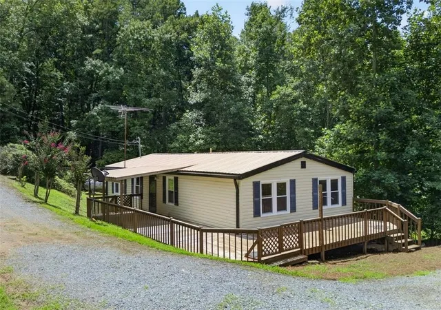 2nd image of 67 Vick Dr, Ellijay, GA 30540 | MLS# 7821352