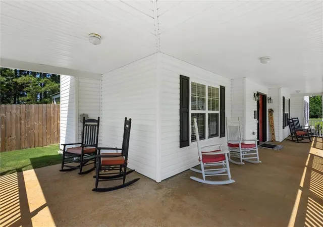 Photo 3 of Single family home for sale at 1660 Burnt Oak Way, Dacula, GA 30019 | MLS# 7807436 | Listing updated on 2026-09-12