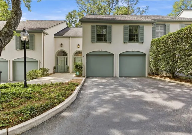Photo 2 of Sale Pending at 10 Mooregate Sq #10, Atlanta, GA 30327 | MLS# 7784760 | Listing updated on 2026-08-12