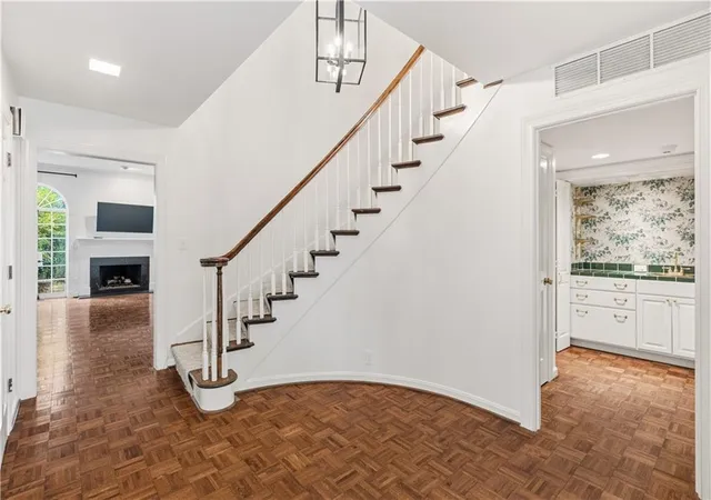 Photo 2 of Sale Pending at 10 Mooregate Sq #10, Atlanta, GA 30327 | MLS# 7784760 | Listing updated on 2026-08-12