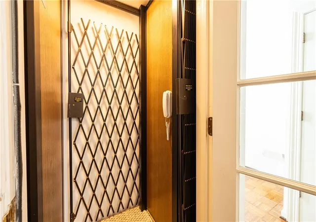 Photo 4 of Sale Pending at 10 Mooregate Sq #10, Atlanta, GA 30327 | MLS# 7784760 | Listing updated on 2026-08-12