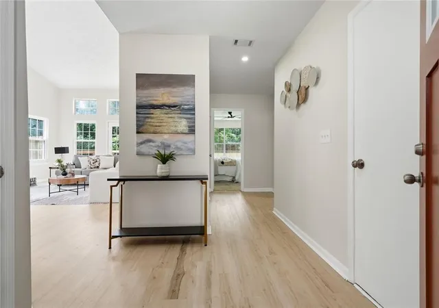 2nd image of 4483 Yorkdale Dr, Decatur, GA 30035 | MLS# 7816149