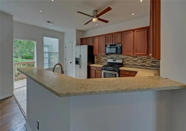 Photo 3 of Townhouse for sale at 3513 Chattahoochee Summit Ln SE #25, Atlanta, GA 30339 | MLS# 7804245 | Listing updated on 2026-10-07