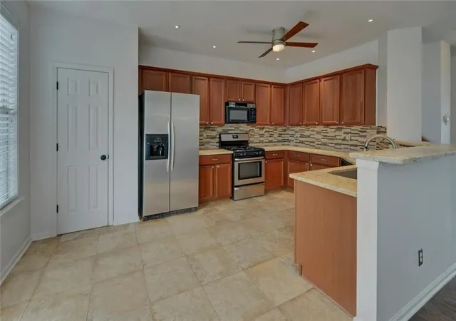 Photo 4 of Townhouse for sale at 3513 Chattahoochee Summit Ln SE #25, Atlanta, GA 30339 | MLS# 7804245 | Listing updated on 2026-10-07