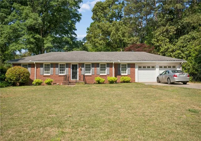 Homes for sale in Fayetteville, GA | 240 Gilbert Rd, Fayetteville, GA 30214 | MLS# 7775241
