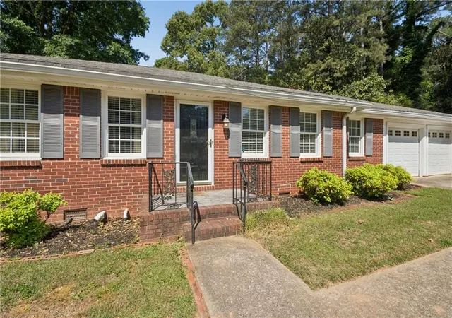 Homes for sale in Fayetteville, GA | 240 Gilbert Rd, Fayetteville, GA 30214 | MLS# 7775241