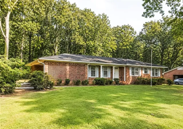 3rd image of 802 S Cherokee Rd S, Social Circle, GA 30025 | MLS# 7820252
