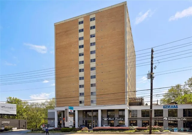 2nd image of 2285 Peachtree Rd Ne #404, Atlanta, GA 30309 | MLS# 7765659