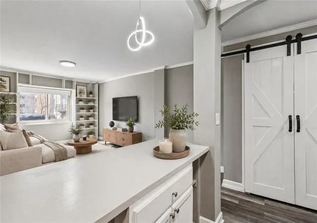 3rd image of 2285 Peachtree Rd Ne #404, Atlanta, GA 30309 | MLS# 7765659